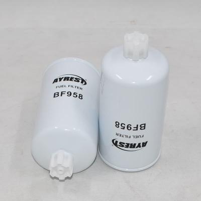 Substituição do filtro separador de água/combustível BF958
