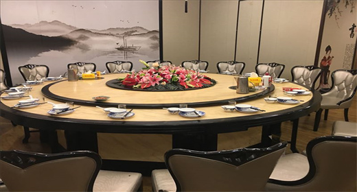 Jantar de meio de ano da empresa
